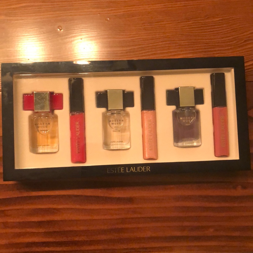 Estée Lauder Modern Muse Collection
